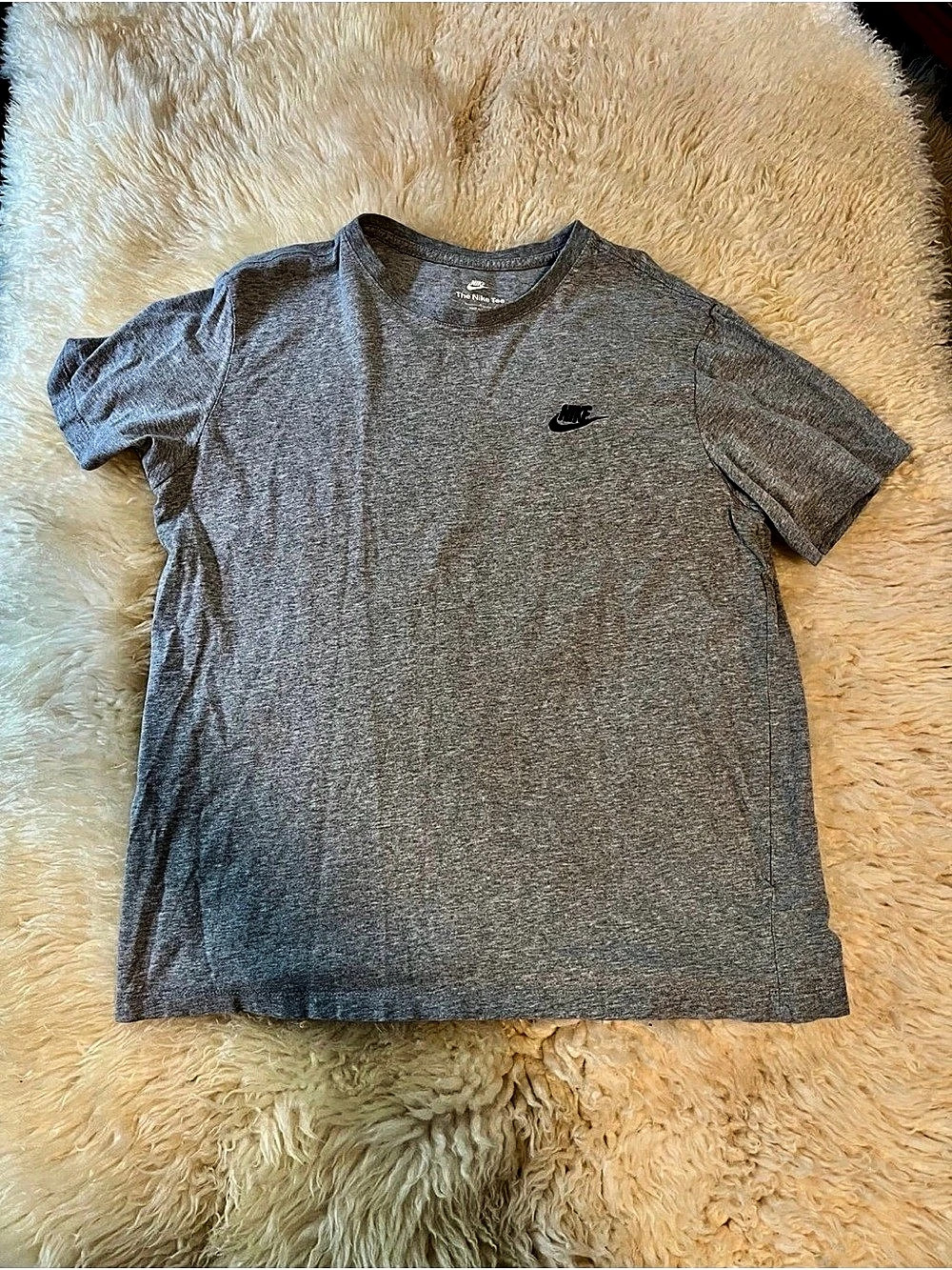 Nike Sportswear Club T-Shirt Light Gray Short Sleeve Swoosh Size Large Gym